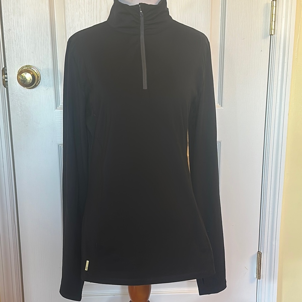 Fitted Black Sweatshirt with Long Sleeves